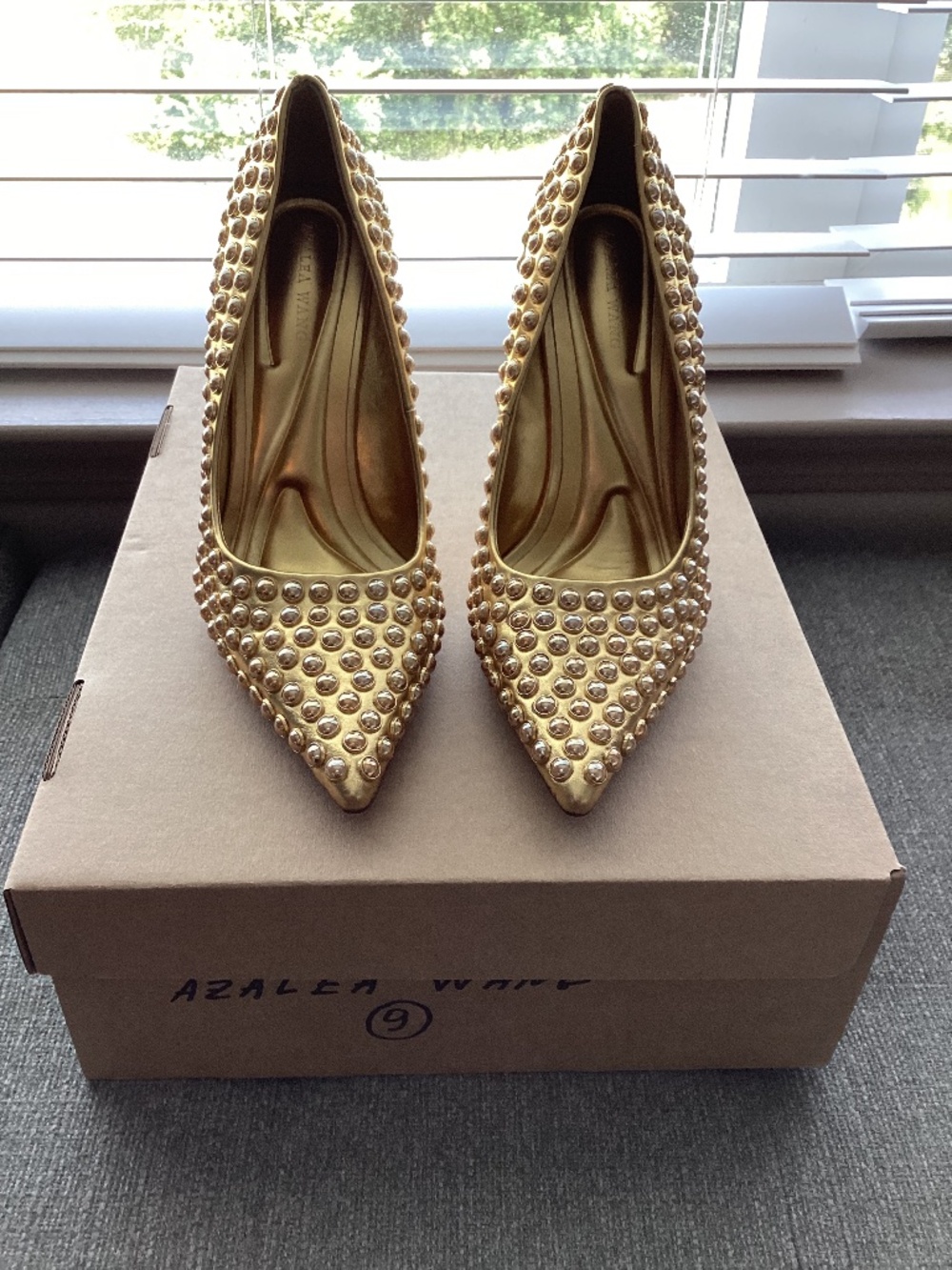 AZALEA WANG Teryn Pointed Toe Wedge Pump, size 9
